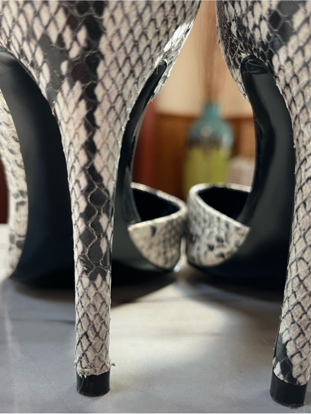 GUESS Snake-Print Pointed Toe Pumps in Black and White - Picture 4 of 6